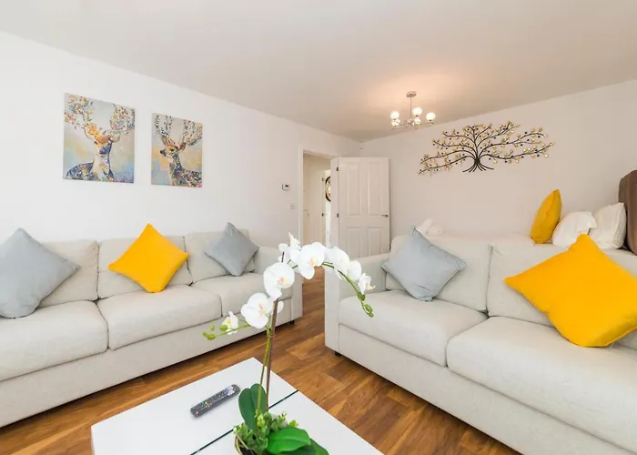 Greenfield\'S Oxlade Home - Modern 3 Bed Room House, Langley, Slough