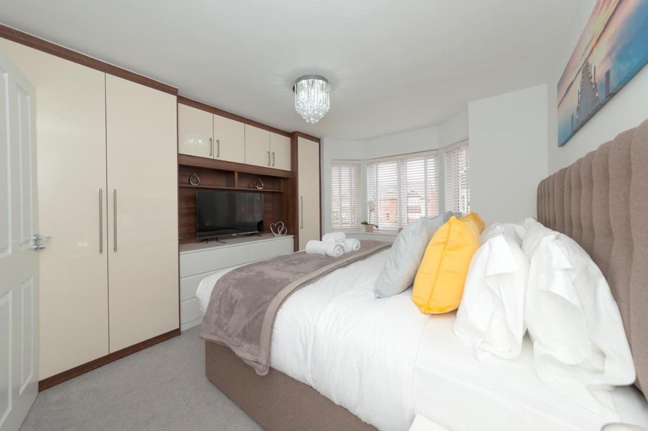 Holiday home Greenfield's Oxlade - Modern 3 Bed House, Langley,