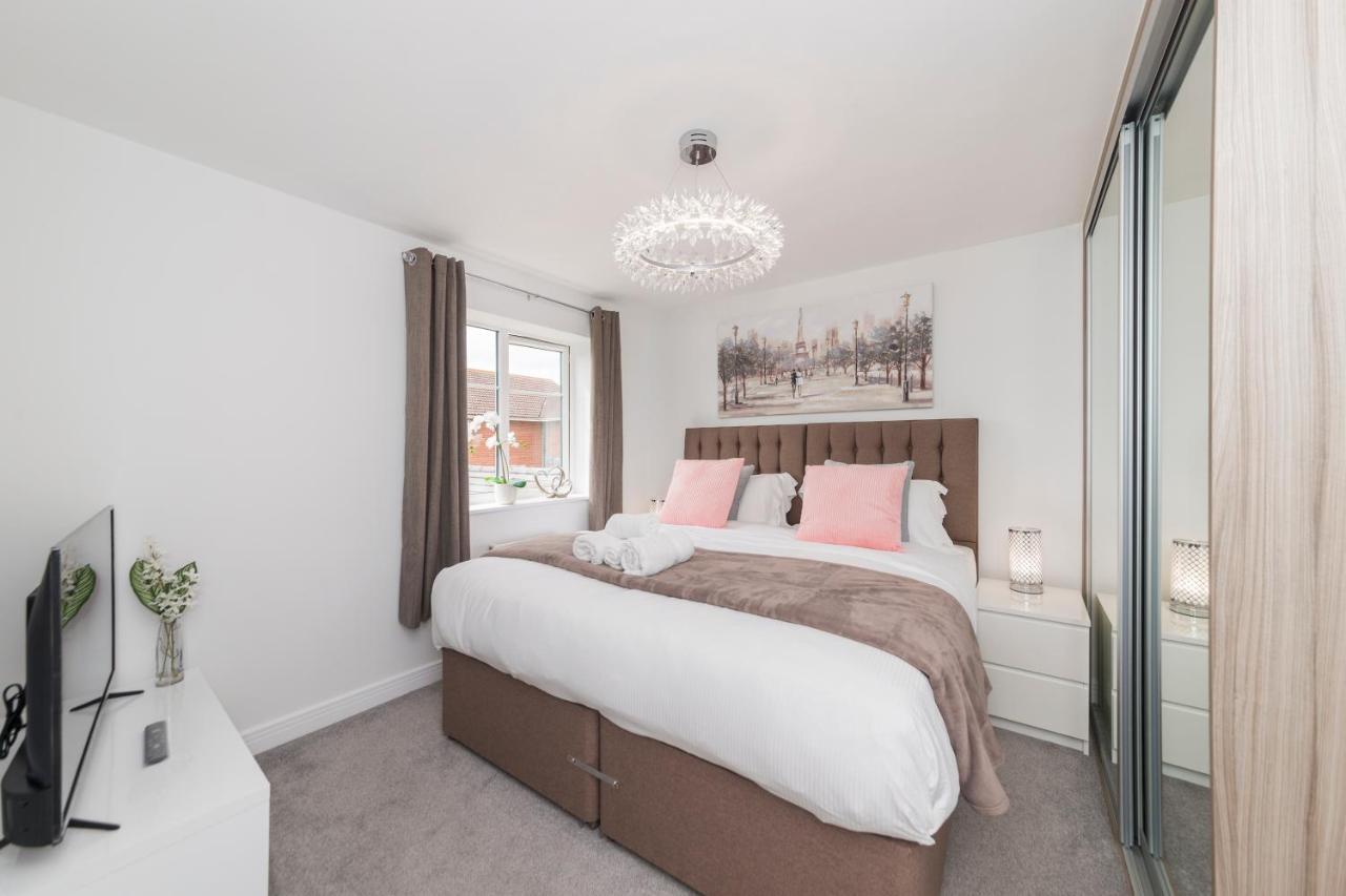 Holiday home Greenfield's Oxlade - Modern 3 Bed House, Langley,
