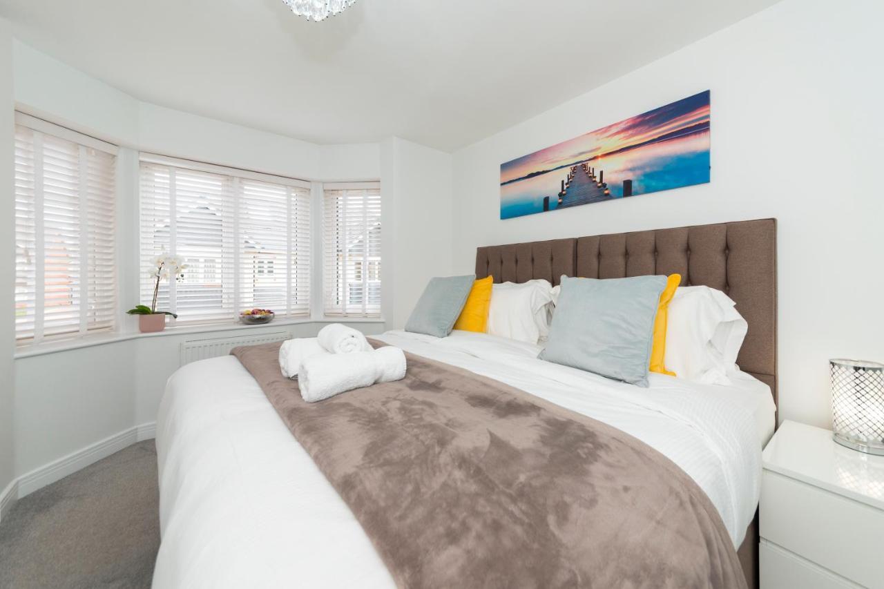 Holiday home Greenfield's Oxlade - Modern 3 Bed House, Langley, *